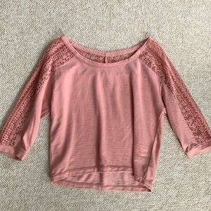 American Eagle Lace 3/4 Sleeve
